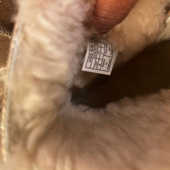 Like new UGG glitter boots - Picture 4 of 5